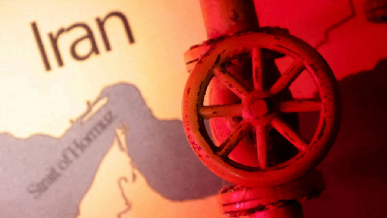 Orta Doğu’da kriz büyüyor! ABD gemileri vuruldu! İran Hürmüz Boğazı'na mayın döşedi