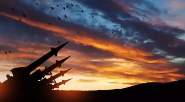 Orta Doğu’da yüksek tansiyon! ABD üssü füzeyle vuruldu: İsrail medyası planı duyurdu!