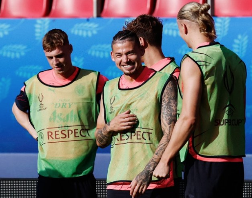 Foto - Orta sahaya yıldız Manchester City'den geliyor: İngiltere bu olayı konuşuyor: Türkiye'ye geliyor mu?