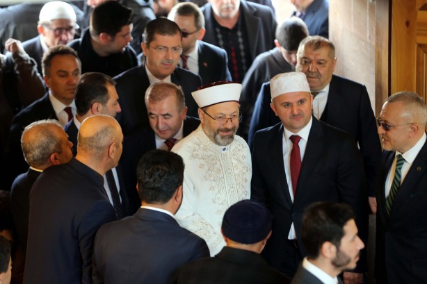 Foto - "Ortaçağ zihniyeti"nin son ürünü CHP'li Özgür Özel için yas günü! Ali Erbaş'tan müthiş hamle