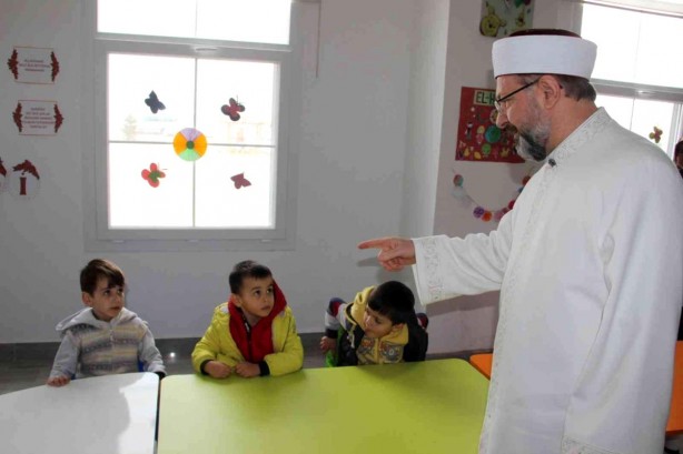 Foto - "Ortaçağ zihniyeti"nin son ürünü Özgür Özel için yas günü! Ali Erbaş'tan müthiş hamle