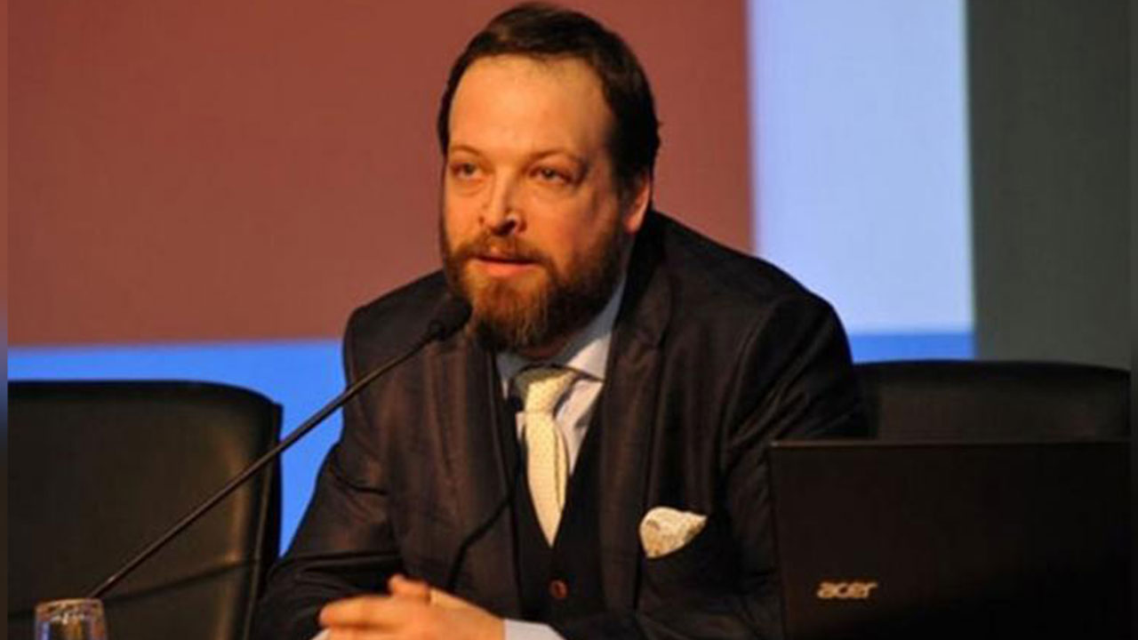 Foto - Fatih Tezcan'dan ortalığı karıştıracak çıkış! O ismin Kıbrıs'ta erkek erkeğe basıldığını ima etti