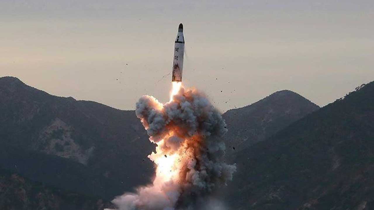 Foto - Ortalığın karışması an meselesi! Balistik füze ateşlendi