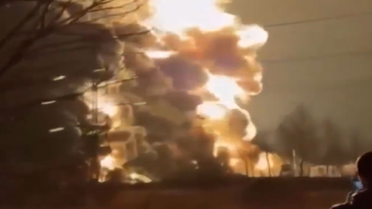 Foto - Ortalık çok fena karışacak! 20 İHA ile petrol tesisi vuruldu