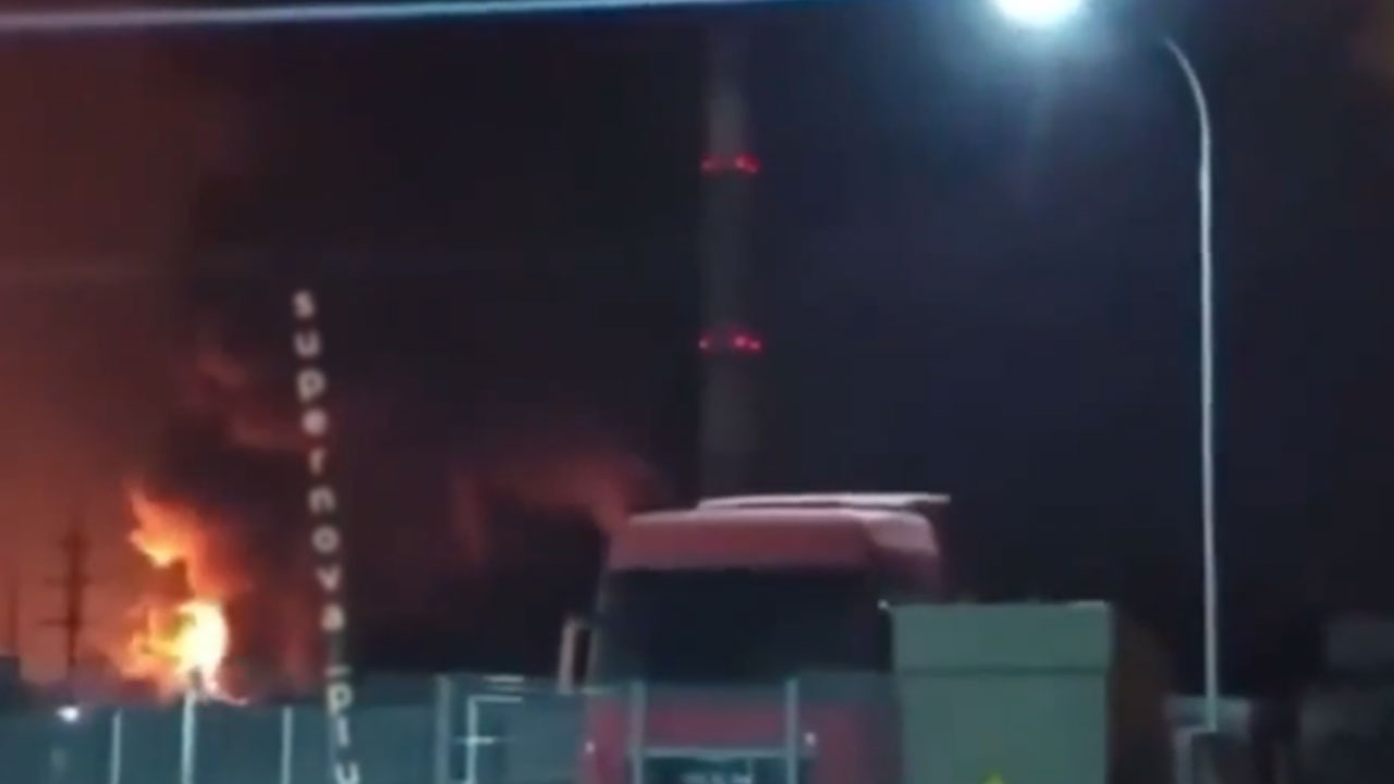 Foto - Ortalık çok fena karışacak! 20 İHA ile petrol tesisi vuruldu