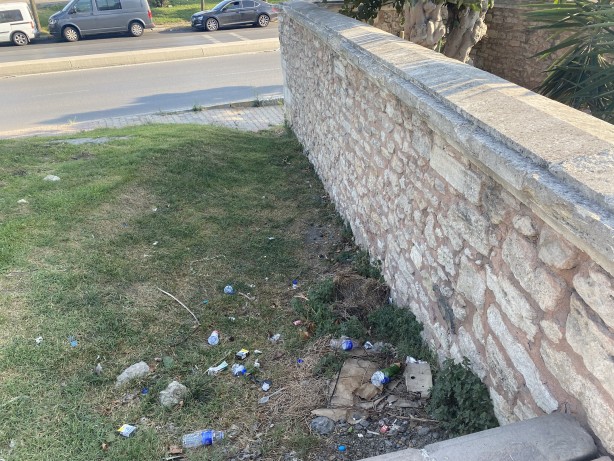 Foto - Ortalık çöpten geçilmiyor! İBB’den şehitlere büyük vefasızlık