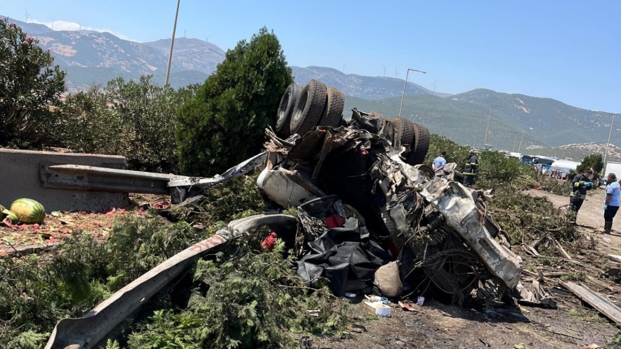 Foto - Ortalık savaş alanına döndü! Gaziantep’te korkunç kaza: Ölüler var 