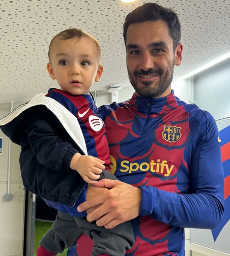 Foto - Ortaya çıkacak: Salı günü Fenerbahçe’ye imza atacak! Mourinho’nun ilk bombası Barça’dan!