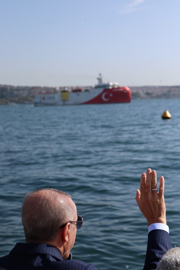 Foto - Oruç Reis Somali yolcusu! Başkan Erdoğan uğurladı