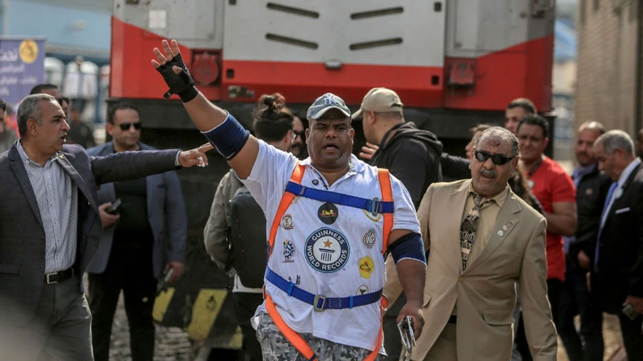 Foto - Oruçlu haliyle 279 tonluk bir treni çekti!