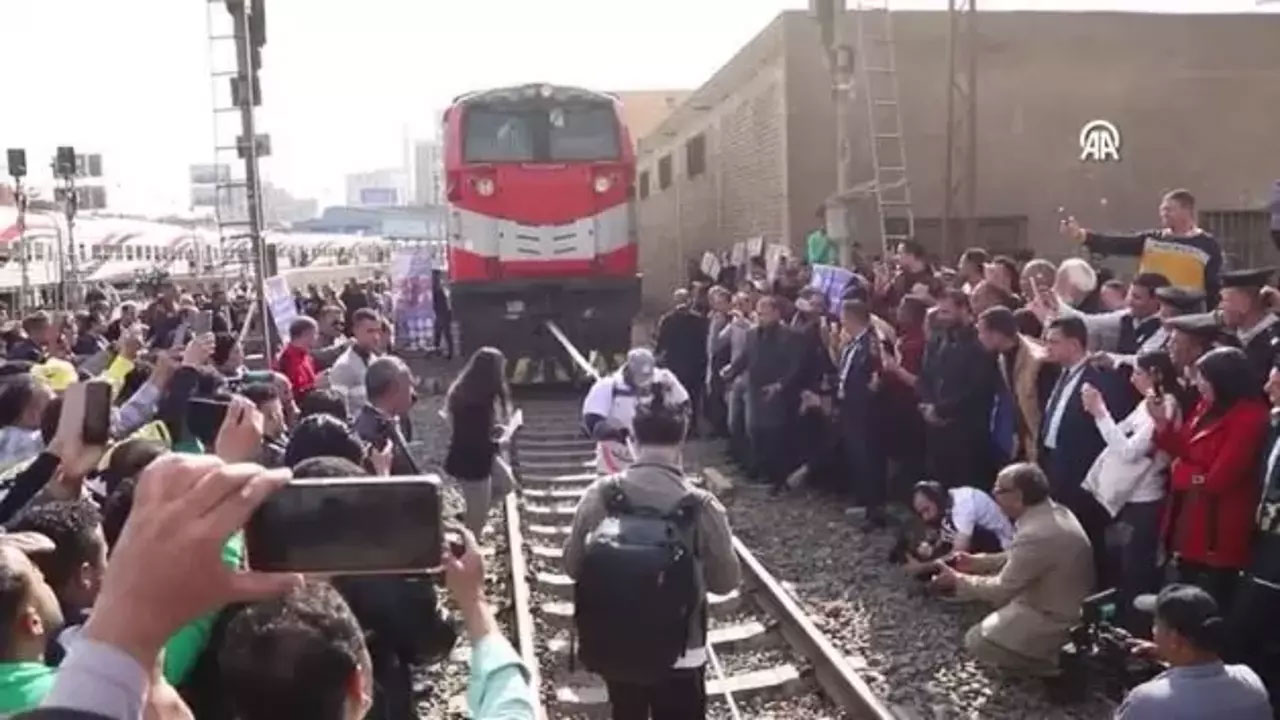 Oruçlu haliyle 279 tonluk bir treni çekti!