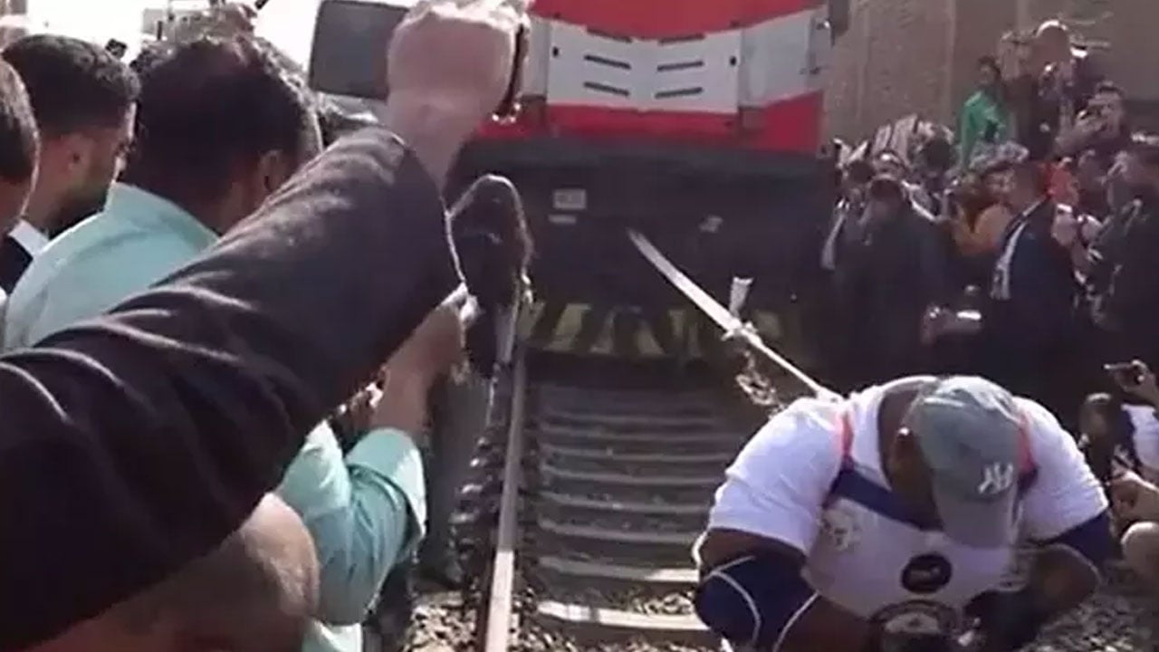 Foto - Oruçlu haliyle 279 tonluk bir treni çekti!