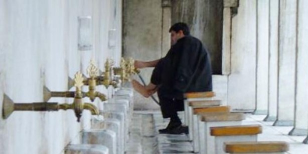 Foto - Oruçluyken cünüp olan kişi nasıl yıkanır? Ramazanda cünüp olan ne zaman yıkanır?