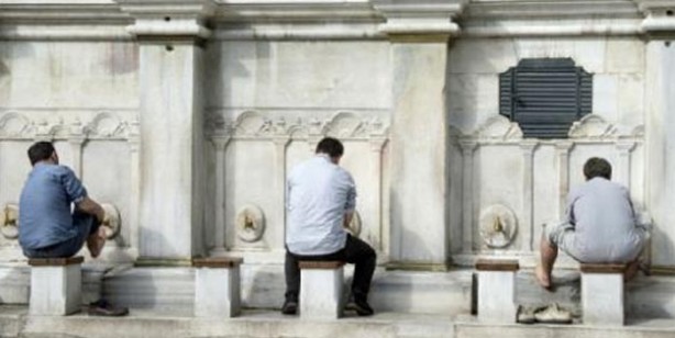 Foto - Oruçluyken cünüp olan kişi nasıl yıkanır? Ramazanda cünüp olan ne zaman yıkanır?