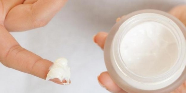 Foto - Oruçluyken makata krem sürmek orucu bozar mı?