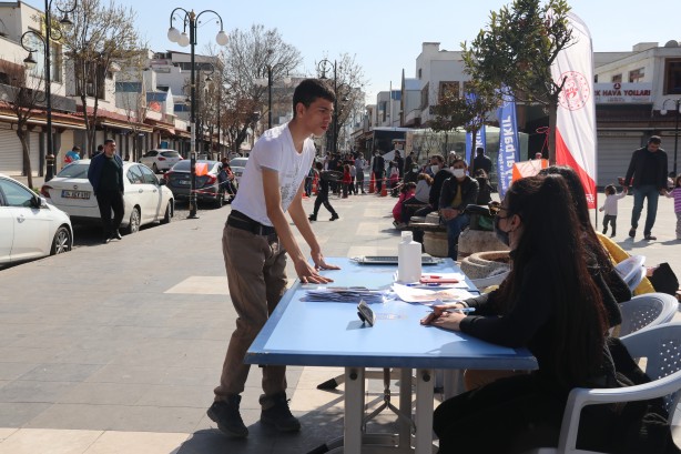 Foto - Oryantiring yarışmasına katılan sporcular tarihi mekanlarda ter döktü