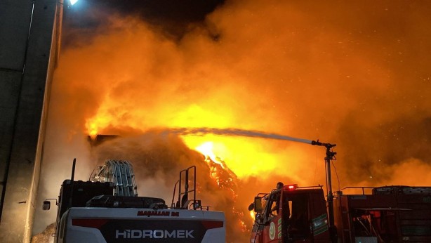 Foto - OSB'de korkutan yangın