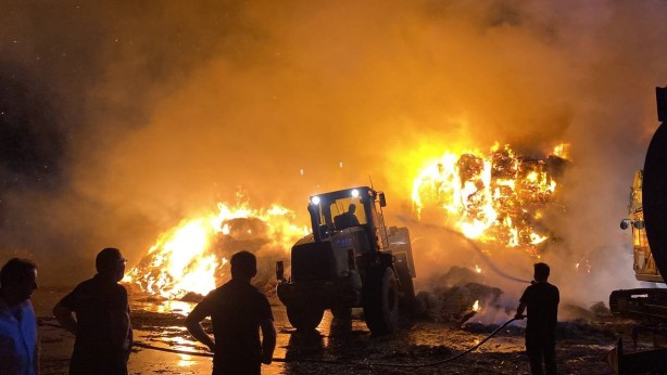 Foto - OSB'de korkutan yangın