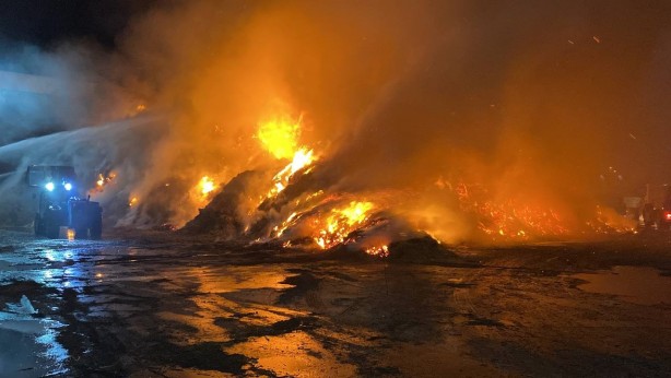 Foto - OSB'de korkutan yangın