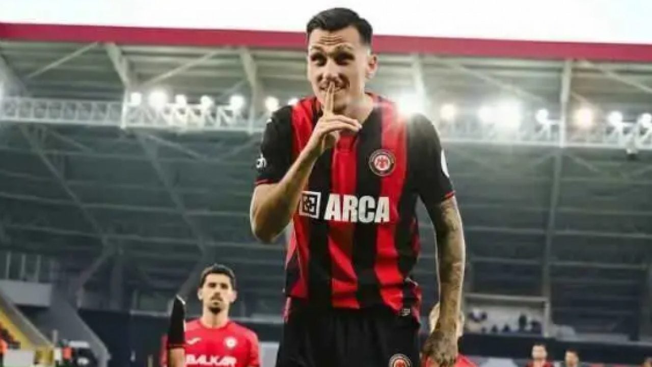Foto - Osimhen derbide double yaptı: Süper Lig gol krallığı yarışı kızıştı!