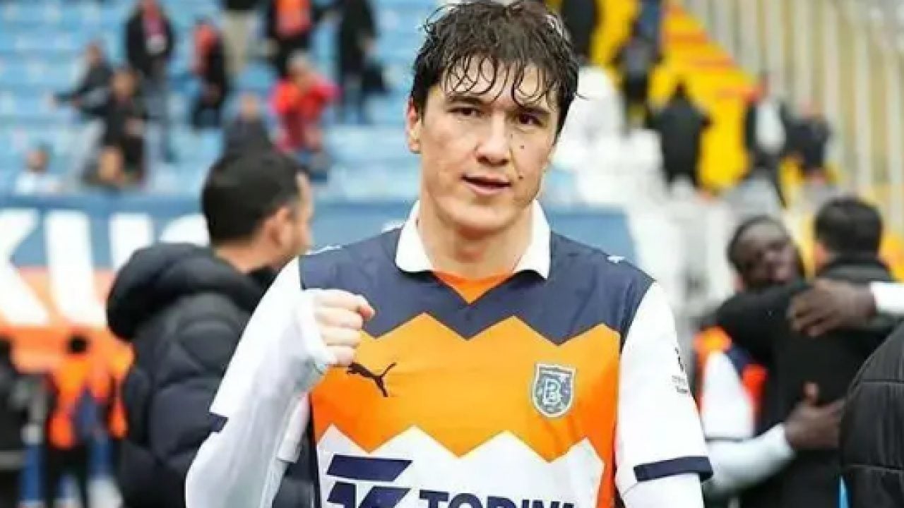 Foto - Osimhen derbide double yaptı: Süper Lig gol krallığı yarışı kızıştı!