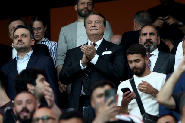 Foto - Osimhen, Kostic hikaye olacak! Beşiktaş’tan yılın transferleri geliyor! Küçük pürüzler kaldı: Neler olacak neler…