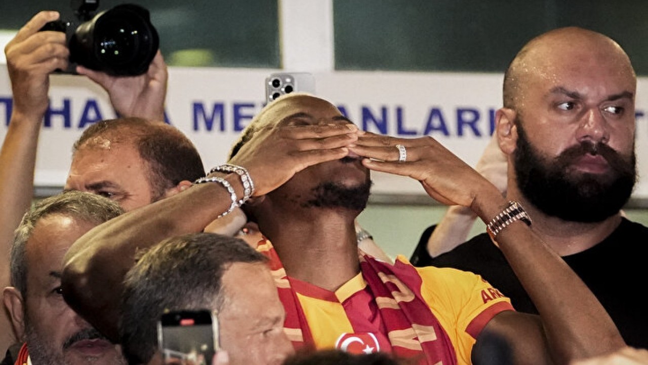 Foto - Osimhen'e özel forma: Fiyatı Galatasaraylıları şaşırttı