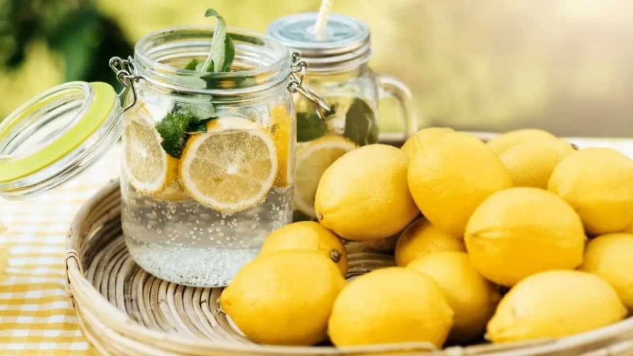 Osman Müftüoğlu açıkladı: İşte limon suyunun 5 faydası!