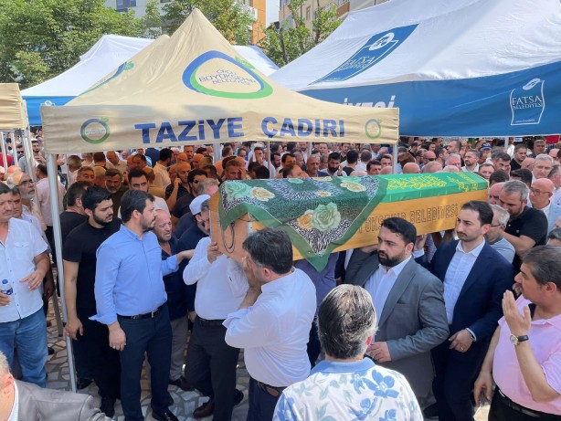 Foto - Osman Nuri Kabaktepe'nin vefat eden annesi Huriye Kabaktepe son yolculuğuna uğurlandı