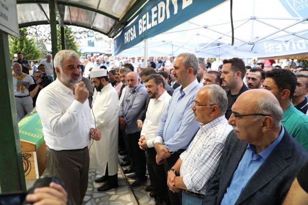 Foto - Osman Nuri Kabaktepe'nin vefat eden annesi Huriye Kabaktepe son yolculuğuna uğurlandı