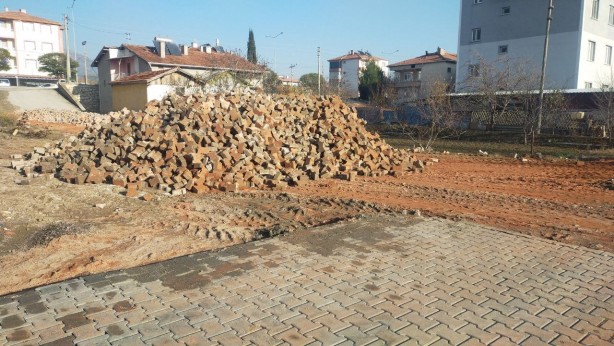 Foto - Osmancık'ta bir garip olay: Sokaklara döşenen kaldırım taşları bakın ne oldu