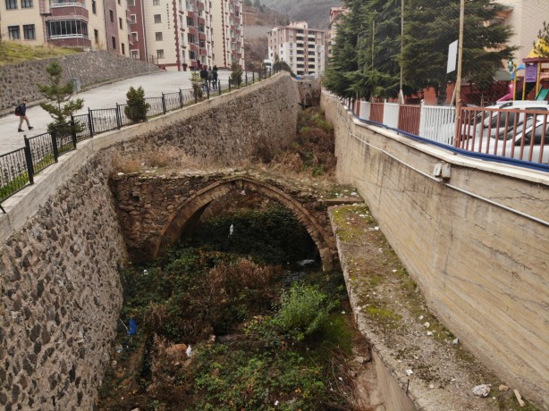 Foto - Osmanlı döneminden kalmaydı! Gümüşhane'de utandıran görüntü