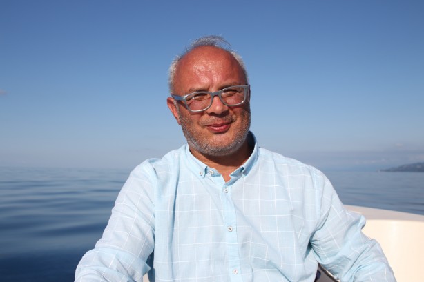 Foto - "Osmanlı'dan beri biliniyor" diyerek heyecanlandıran haberi verdi! Resmen denizden petrol fışkırıyor