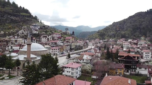 Foto - Osmanlı kasabasına bahar geldi