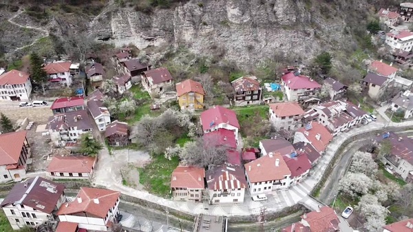 Foto - Osmanlı kasabasına bahar geldi