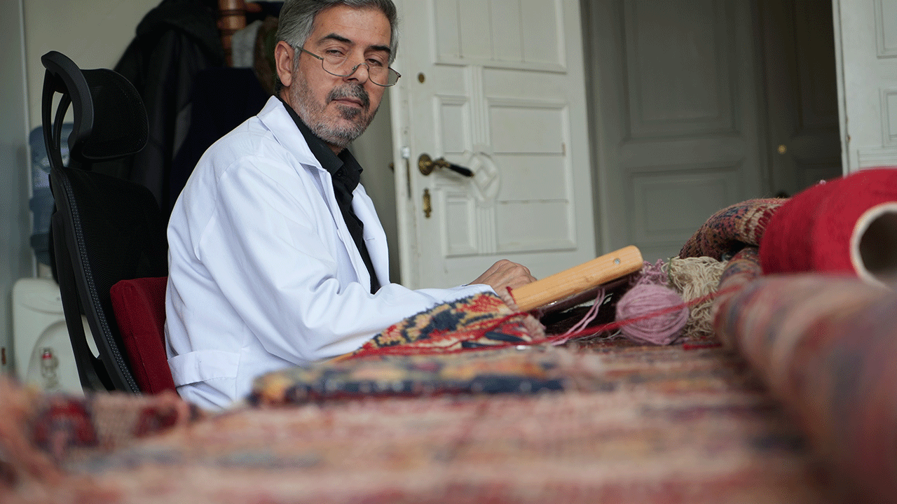 Foto - Osmanlı mirası onların elinden geçiyor