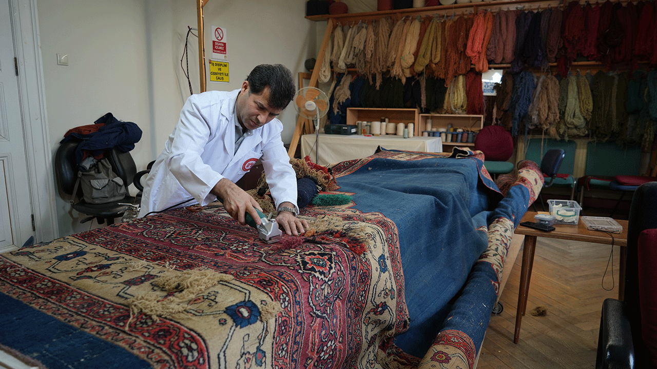 Foto - Osmanlı mirası onların elinden geçiyor