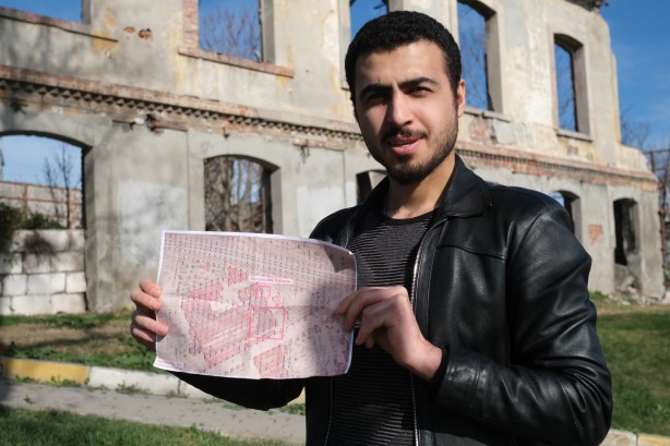 Foto - Osmanlı yadigârı yürek burktu! Yanından geçenler bakın ne sanıyor