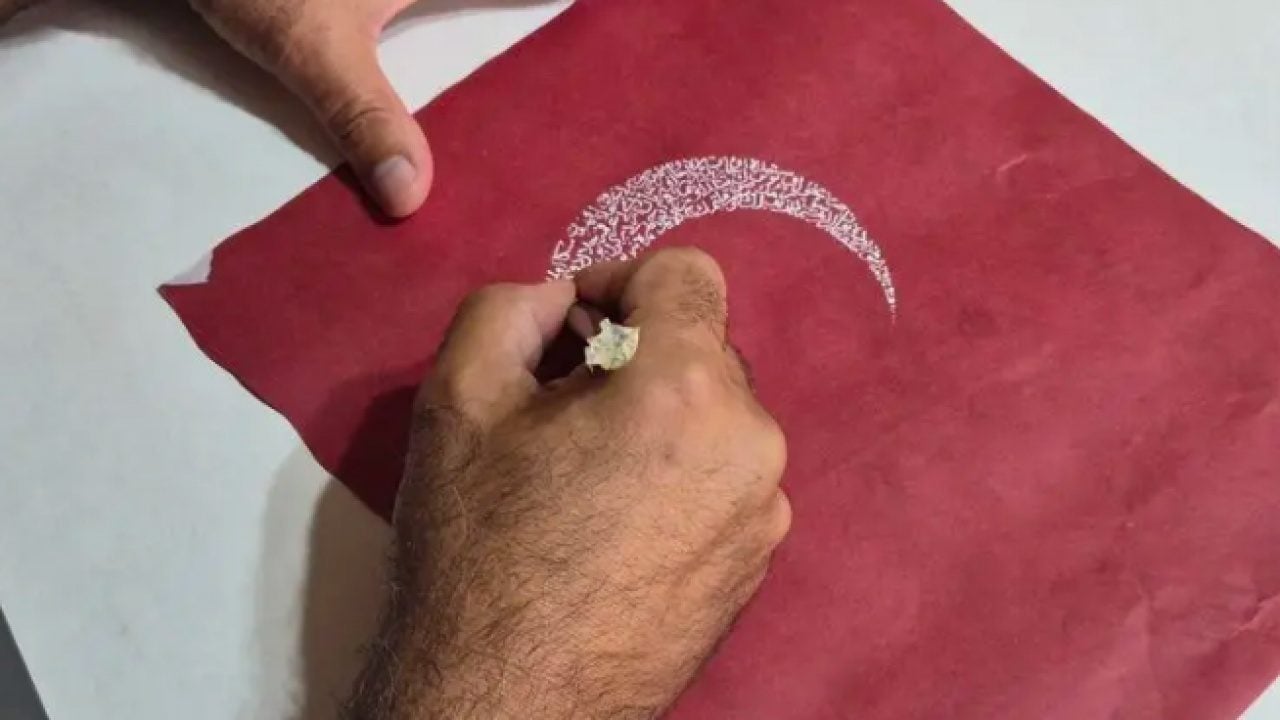 Foto - Osmanlı'dan günümüze kadar ulaştı: Ustaların 'çıldırmadan yazılamaz' dediği sanat!