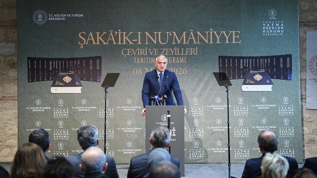 Osmanlı'nın 500 yıllık ilim geleceğine ışık tutan dev külliyat: Bakan Ersoy Rami Kütüphanesi'nde...