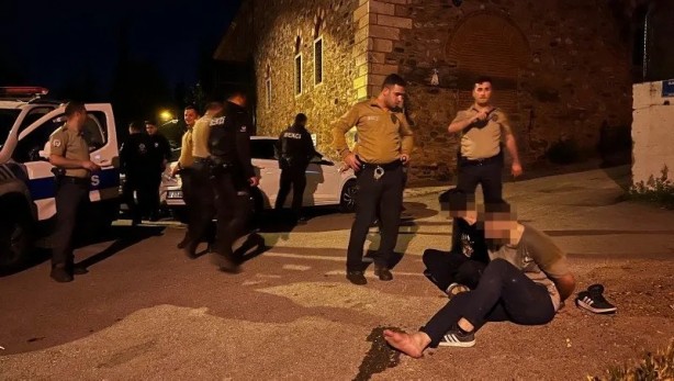 Foto - Osmanlı’nın 634 yıllık ilk hastanesinde şoke eden olay: Kubbeden yere çakıldı!