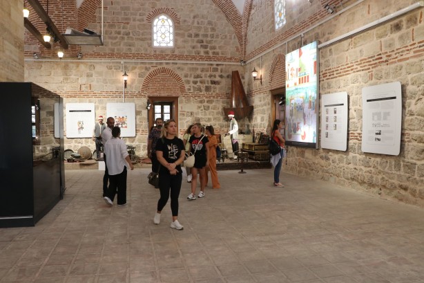 Foto - Osmanlı'nın ihtişamı için rekor ziyaretçi! Beklenmedik gelişme! Bir anda durduruldu