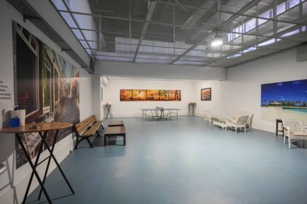 Foto - ÖSYM'nin dünyadan izole sınav merkezi kapılarını ilk kez açtı! Çöp bile 45 gün dışarı çıkmıyor