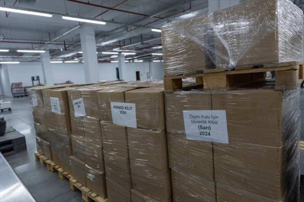 Foto - ÖSYM'nin dünyadan izole sınav merkezi kapılarını ilk kez açtı! Çöp bile 45 gün dışarı çıkmıyor