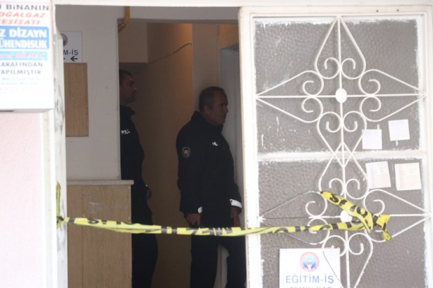 Foto - Oto galeride silahlı kavga: 1 kişi öldü, 1 kişi yaralandı