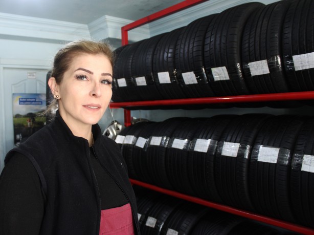 Oto lastiği tamirciliğinde patron oldu! ‘Esra Usta’