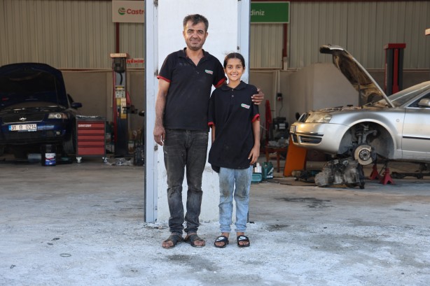 Foto - Oto tamirhane ondan soruluyor! 13 yaşında yılların ustalarına taş çıkarıyor