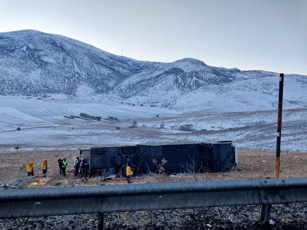 Foto - Otobüs kazasında can pazarı!