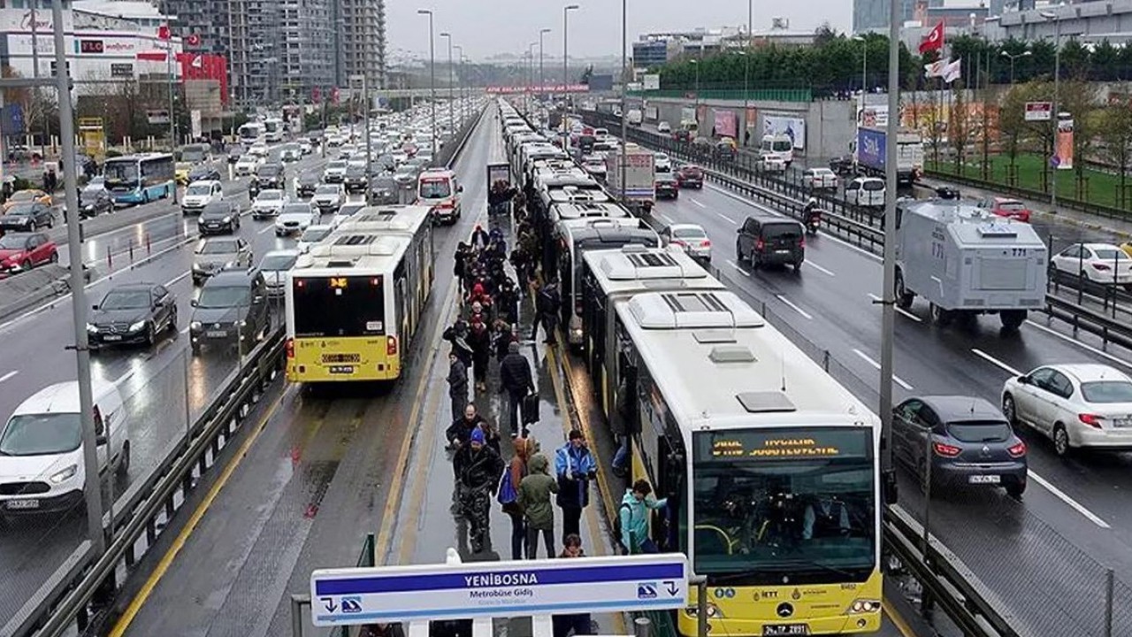 Otobüs, minibüs, metrobüs ve taksi ne ücretleri kadar oldu? Zamlı tarife yarın devrede!