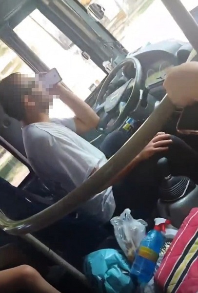 Foto - Otobüs şoförü yolcuların hayatını hiçe saydı